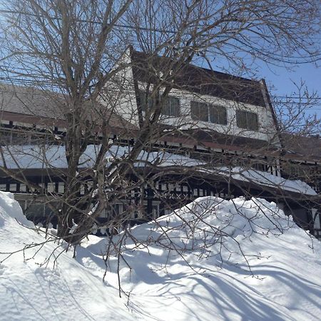 Ski-In, Ski-Out Iwatake Apartments Hakuba Exterior foto